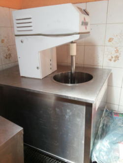 Máquina de fazer sorvete usada - Industrial (81690000)