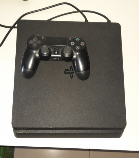 Ps4 slim